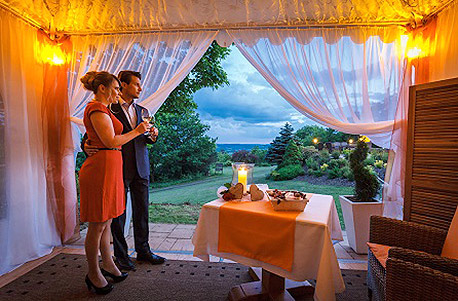 Romantischer Kurzurlaub mit Dinner im Freien bei Kulmbach für 2