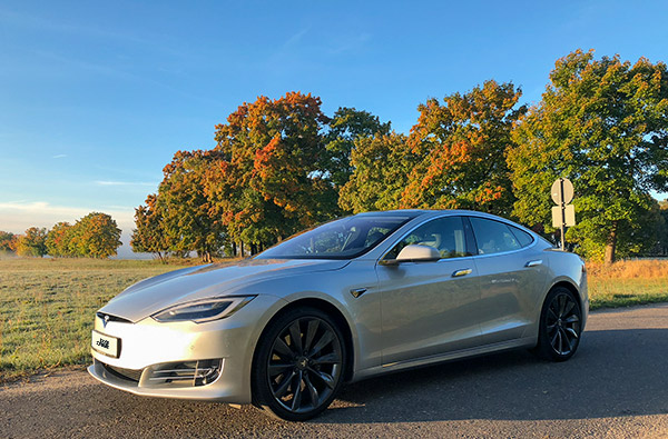 Tesla Model S mieten Burg (4,5 Std.)